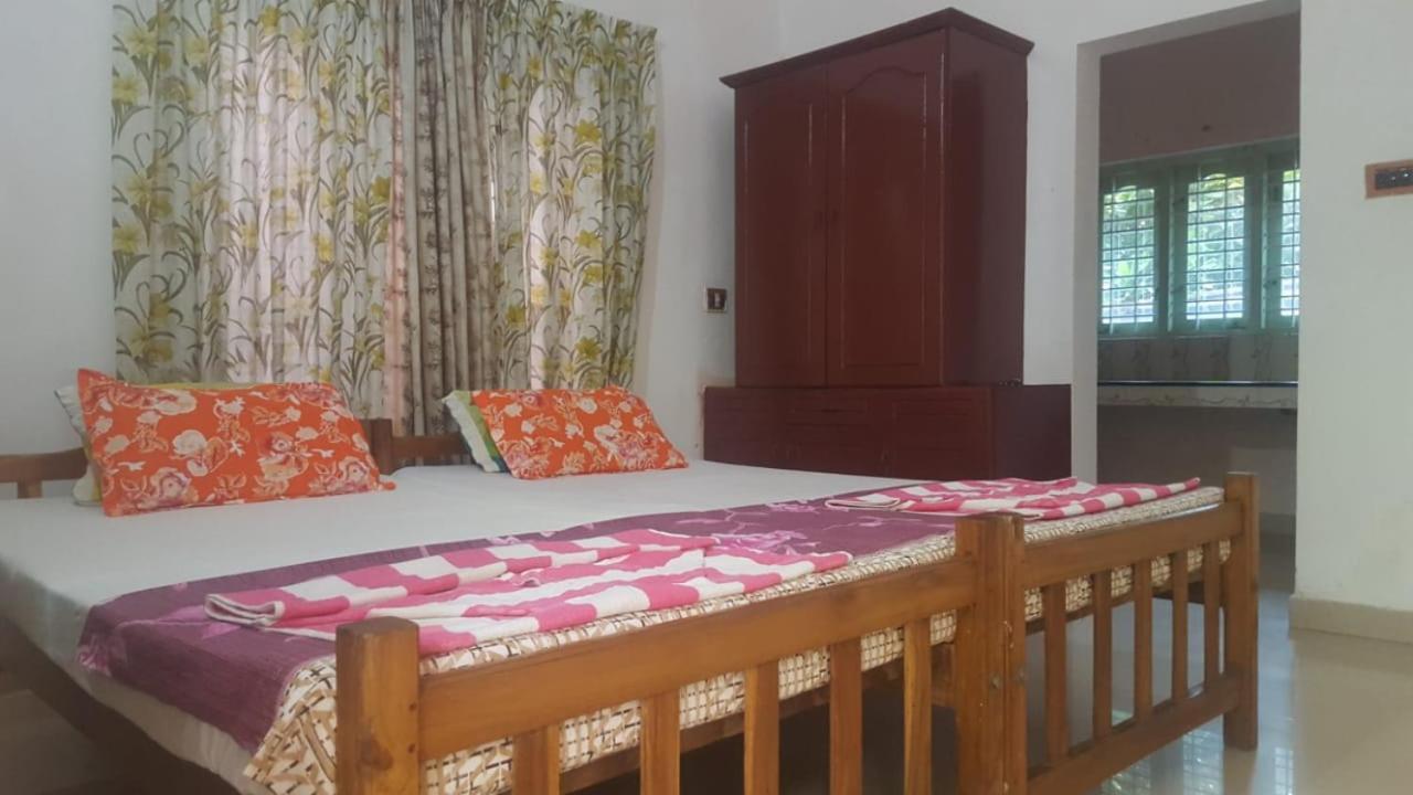 Mango Palace Hotel Varkala Room photo